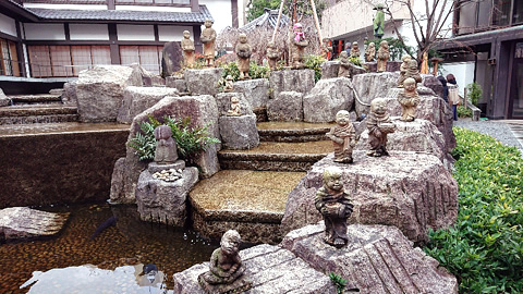 六角堂☆へそ石餅とおうす | こもたんの京都グルメ食べ歩き