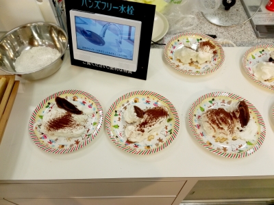 クリスマスらしいスイーツを作りました。