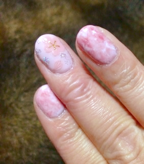 桜シールでセルフジェルネイル