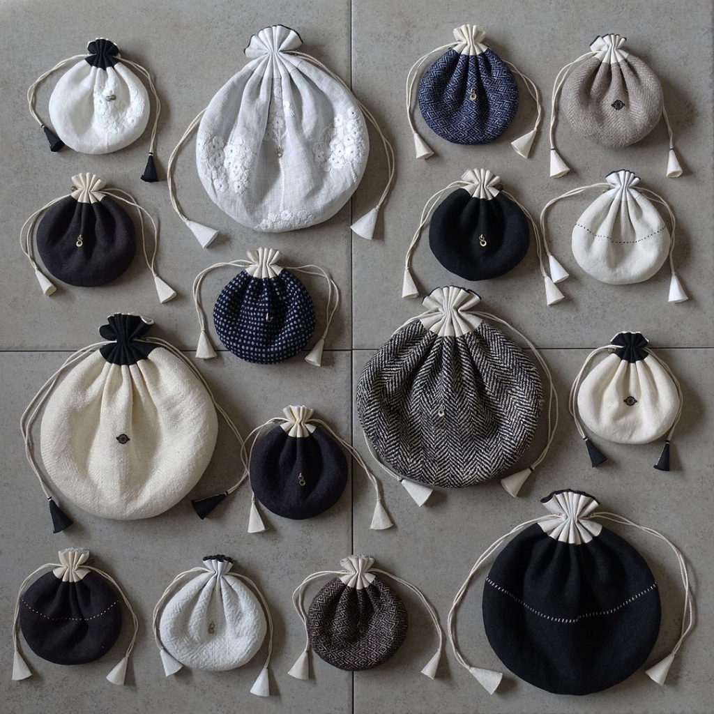 1396.ハンドメイド巾着袋 yukiemon 懐かしき コラージュ柄 1396.ハンドメイド巾着袋 yukiemon 懐かしき コラージュ柄