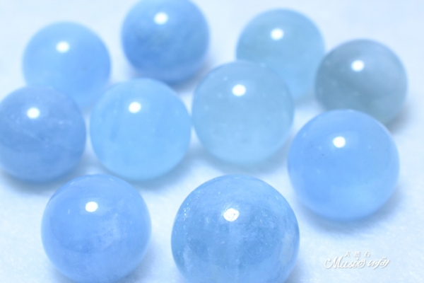 ブルーの綺麗なアクアマリン スフィア(丸玉)新入荷！！ | 天然石 