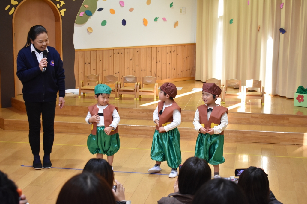 はな組発表会 「おおきなかぶ」 | ふくろうのじゅんさん日記