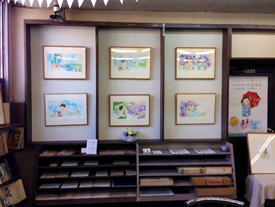 長倉書店「あめふりさんぽ」原画展 会場の様子