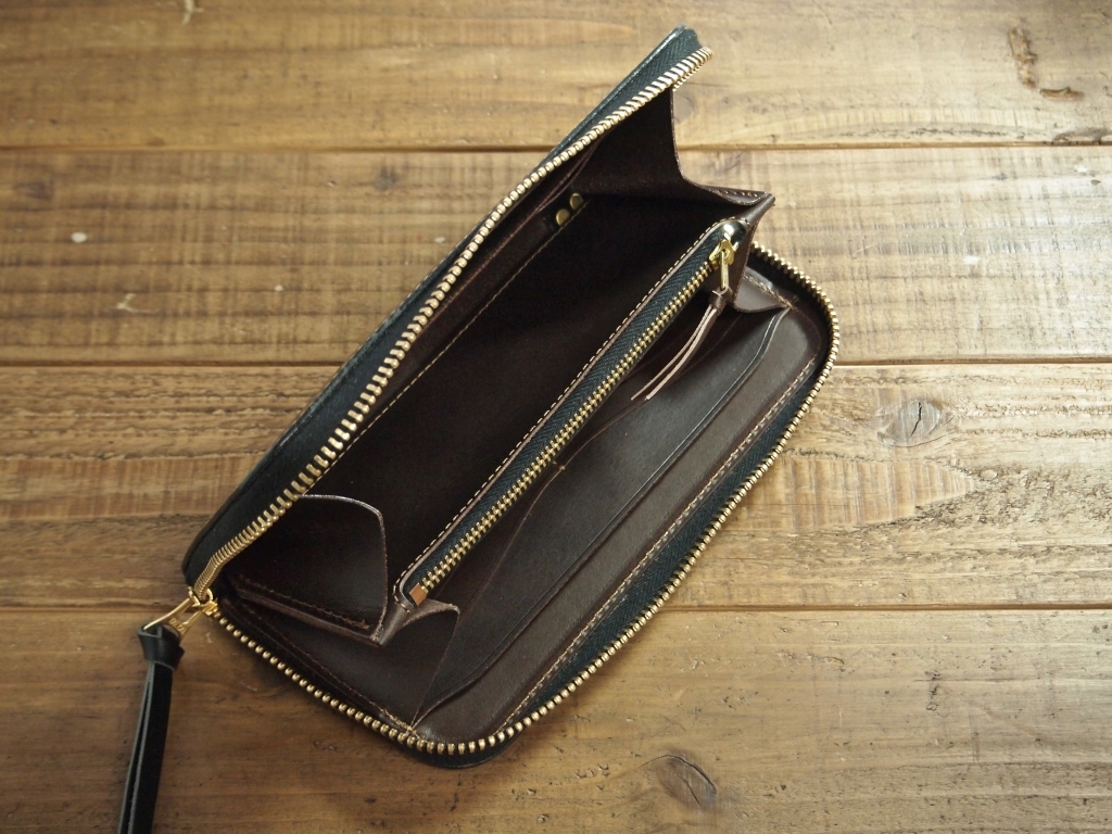 黒い革(ブッテーロ)の財布