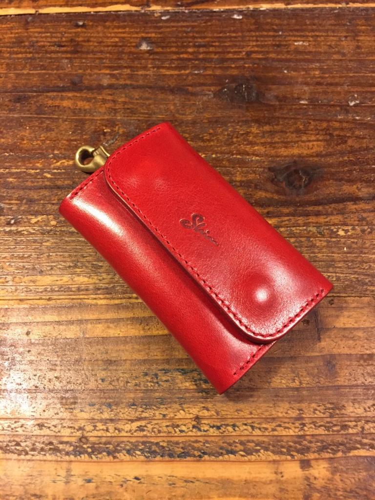 赤いプルアップレザーのキーケース