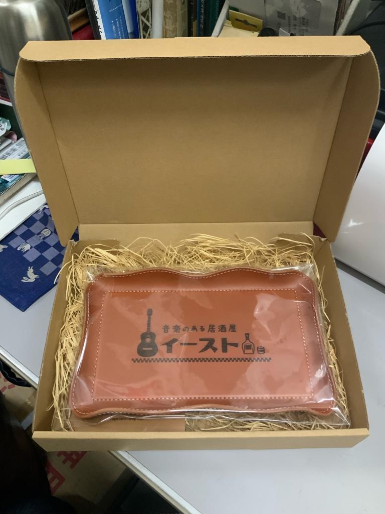 レーザー加工機でロゴ入れも可能！革製キャッシュトレイ | レザー