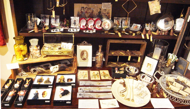 イベント終了後も引き続き作品を置かせていただいております。 nikibbitさんコーナーをさらに広くしてディスプレイしました★