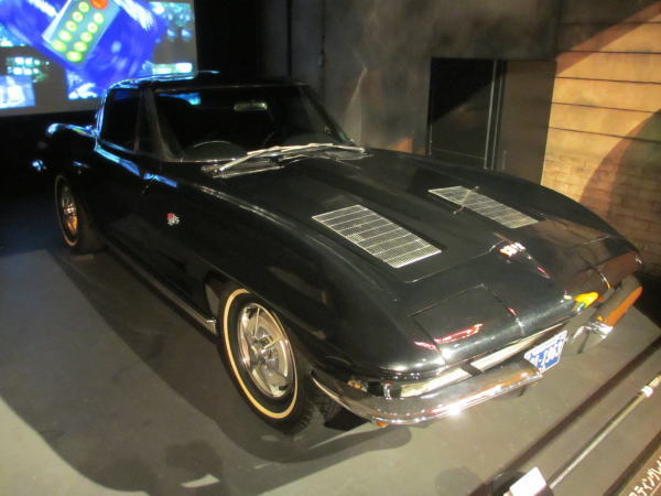 シボレー コルベット Chevrolet Corvette 1963 & フォード マスタング