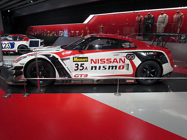 GTR WINS BATHURST 12HR 2015!! WINNING MOMENT - YouTube
