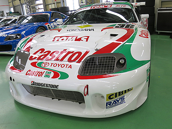 新城ラリー2019」会場で、脇阪寿一氏が新型「スープラ」で