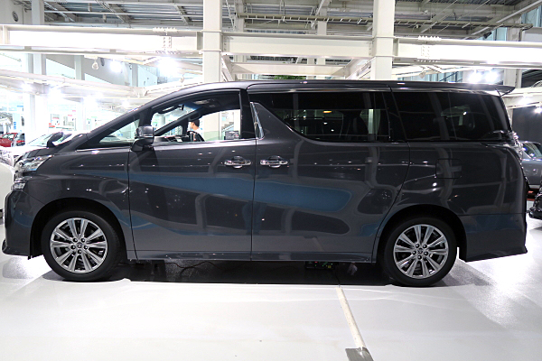 トヨタ ヴェルファイア 特別仕様車 ZA ゴールデン アイズ Toyota