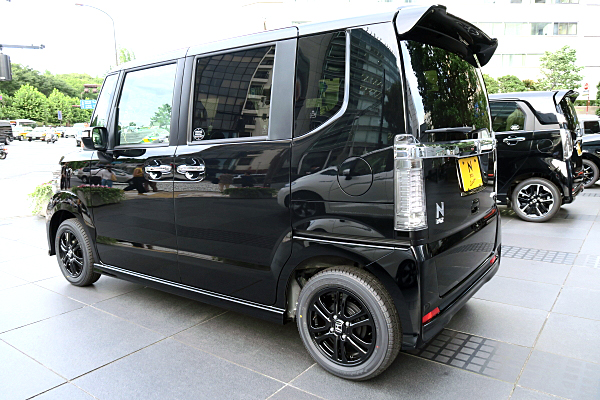ホンダ N-BOX カスタム 特別仕様車 SSブラックスタイル
