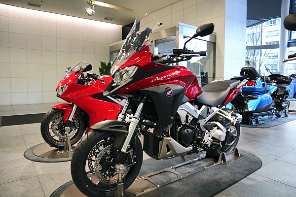 ホンダ Vfr800x レッド Honda Vfr800x Red Car And Moto In Japan