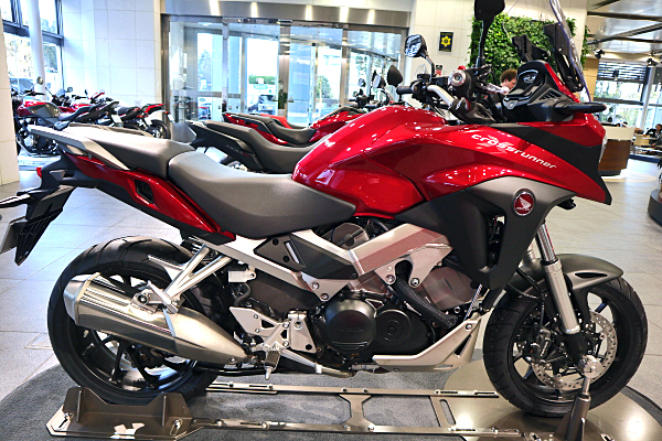 ホンダ Vfr800x レッド Honda Vfr800x Red 1704 Jpg