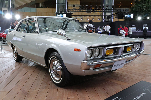 スカイライン 60周年記念 SKYLINE 60th ANNIVERSARY スカイライン」の期間限定特別仕様車「60th Limited」を発売