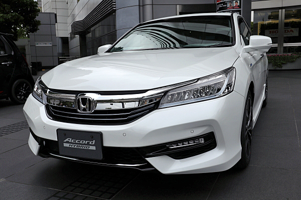 ホンダ アコード ハイブリッド EX : ホワイト Honda Accord Hybrid EX : White | Car and Moto in  Japan
