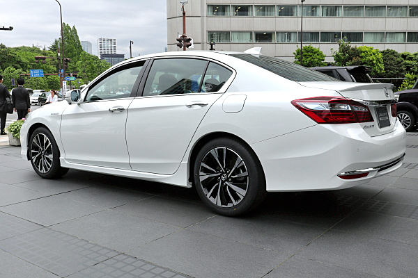 ホンダ アコード ハイブリッド EX : ホワイト Honda Accord Hybrid EX