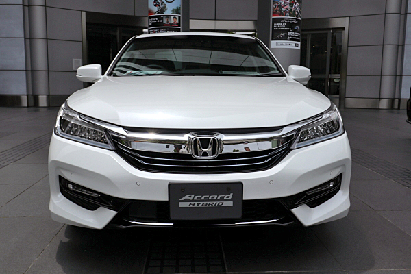 ホンダ アコード ハイブリッド EX : ホワイト Honda Accord Hybrid EX