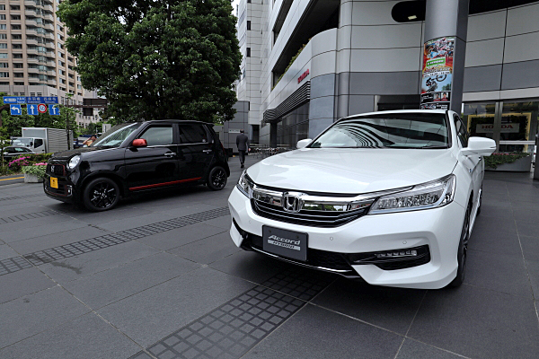 ホンダ アコード ハイブリッド EX : ホワイト Honda Accord Hybrid EX