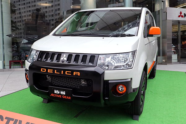 三菱 デリカ D:5 アクティブギア : ホワイト Mitsubishi Delica D:5