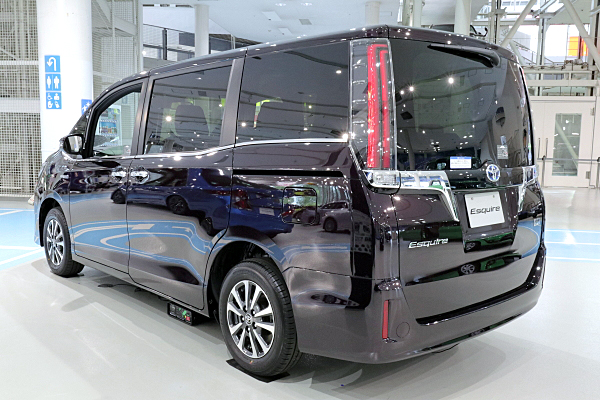 トヨタ エスクァイア ハイブリッド Gi プレミアム パッケージ