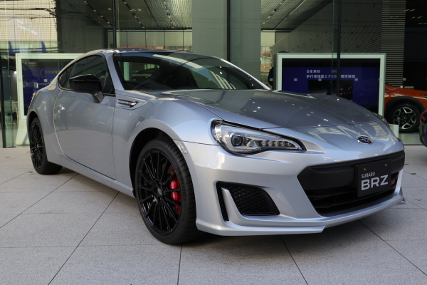 スバル BRZ STI スポーツ : シルバー Subaru BRZ STI Sport