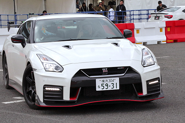 日産 GT-R ニスモ 同乗試乗 Nissan GT-R NISMO "Ride along with a professional