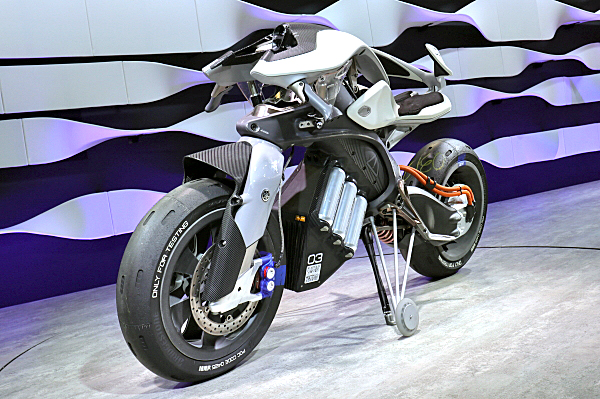 ヤマハ モトロイド Yamaha MOTOROiD Car and Moto in Japan