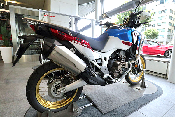 ホンダ Crf1000l アフリカツイン アドベンチャースポーツ Honda Crf1000l Africa Twin Adventure Sports Car And Moto In Japan