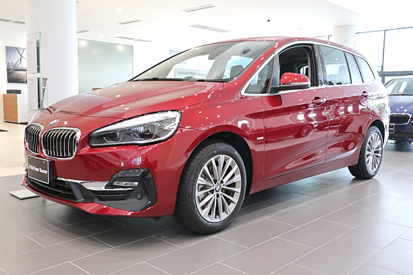 Bmw 218d グランツアラー ラグジュアリー レッド Bmw 218d Gran Tourer Luxury