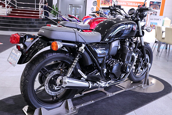 ホンダ CB1100 ブラック Honda CB1100 : Black | Car and Moto ホンダ CB1100 ブラック Honda CB1100 : Black | Car and Moto