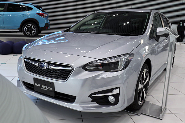 スバル インプレッサ スポーツ 2.0i-S : シルバー Subaru