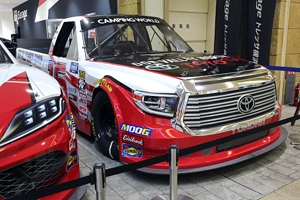 トヨタ タンドラ ナスカー Toyota Tundra NASCAR | Car and Moto