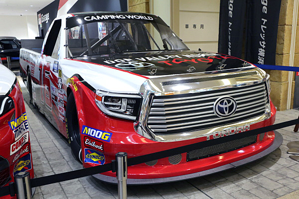 LiONEL Racing veins  トヨタ　タンドラ Lionel 1/24 ﾀﾞｲｷｬｽﾄﾓﾃﾞﾙ ◇Toyota Tundra Truck ”Don Valley North