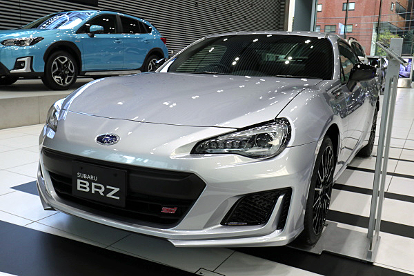スバル BRZ STI スポーツ : シルバー Subaru BRZ STI Sport