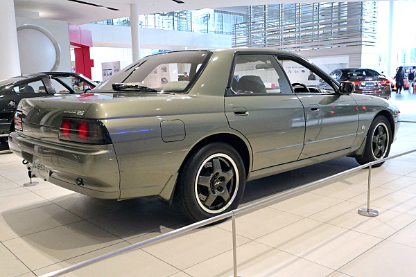 日産 スカイライン オーテックバージョン 1993 Nissan Skyline