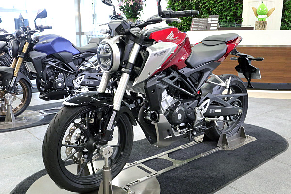 ホンダ CB125R レッド/シルバー（投稿詳細｜MOTOCLE）