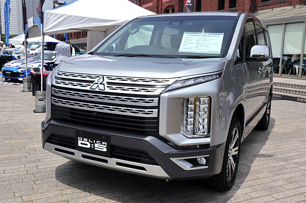 三菱 デリカ D:5 P シルバー / グレー Mitsubishi Delica D:5 P