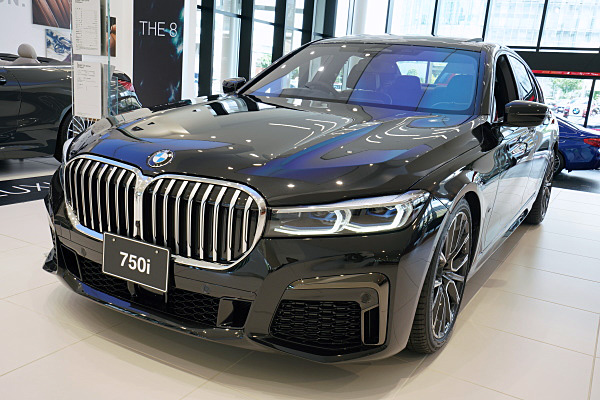 BMW 750i xドライブ M スポーツ ブラック BMW 750i xDrive M Sport : Black | Car and ...