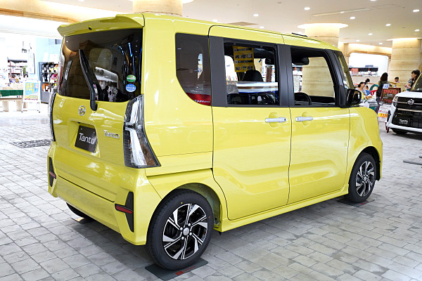 ダイハツ タント カスタム X イエロー Daihatsu Tanto Custom X