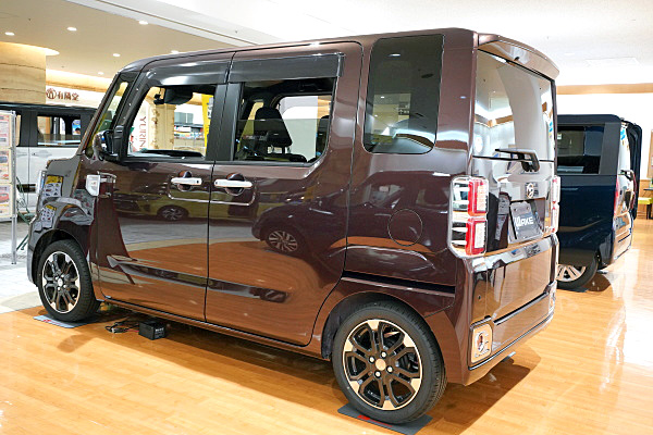 ダイハツ ウェイク Gターボ レジャー エディション ブラウン Daihatsu