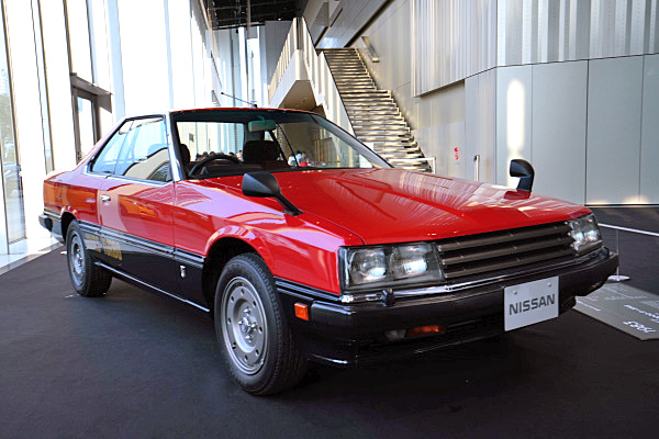 日産 スカイライン ハードトップ 2000 ターボRS 1983 レッド