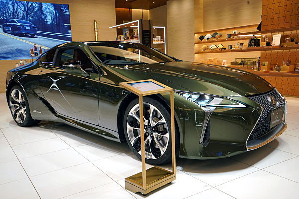 レクサス LC500h “PATINA Elegance” レクサス、最高級本革の採用など「LC」の特別仕様車「PATINA