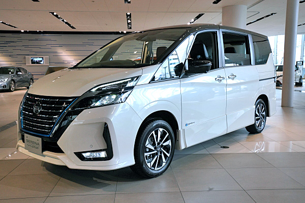 日産 セレナ イーパワー ハイウェイスター V ホワイト (2
