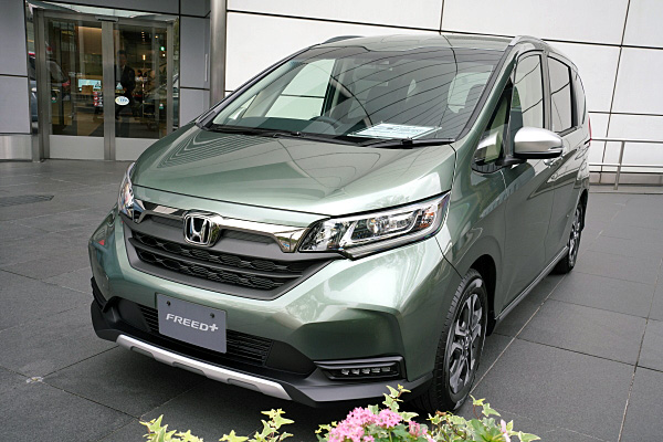 ホンダ フリード プラス クロスター グリーン Honda Freed Plus Crosstar Green Car And Moto In Japan