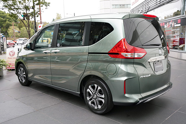 ホンダ フリード プラス クロスター グリーン Honda Freed Plus Crosstar Green Car And Moto In Japan