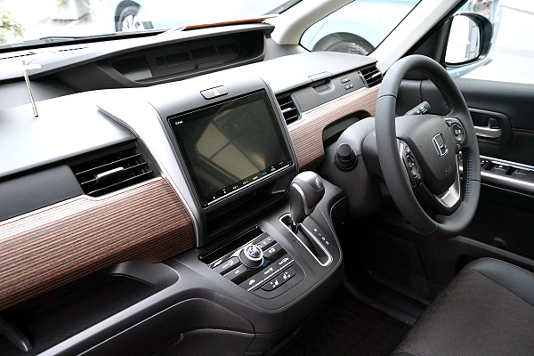 ホンダ フリード プラス クロスター グリーン Honda Freed Plus Crosstar Green Jpg