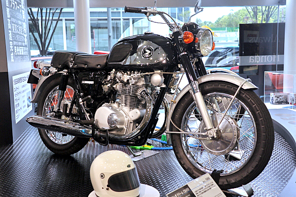 ホンダ CB 50周年 Honda CB 50th Annniversary | Car and Moto ホンダ CB 50周年 Honda CB 50th Annniversary | Car and Moto