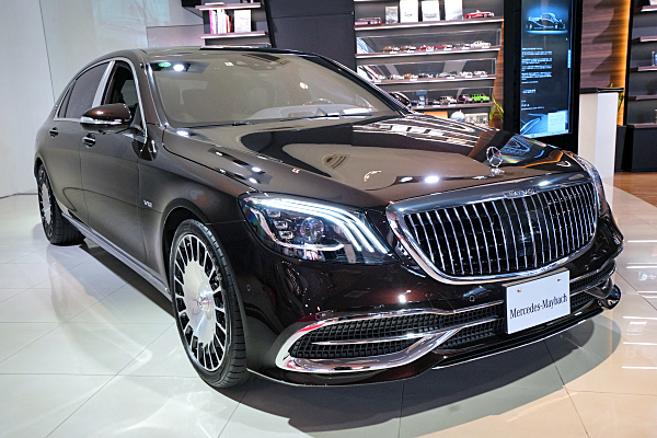 メルセデス マイバッハ S650 1/18 黒メタリック メルセデス マイバッハ S650 1/18 黒メタリック - メルカリ