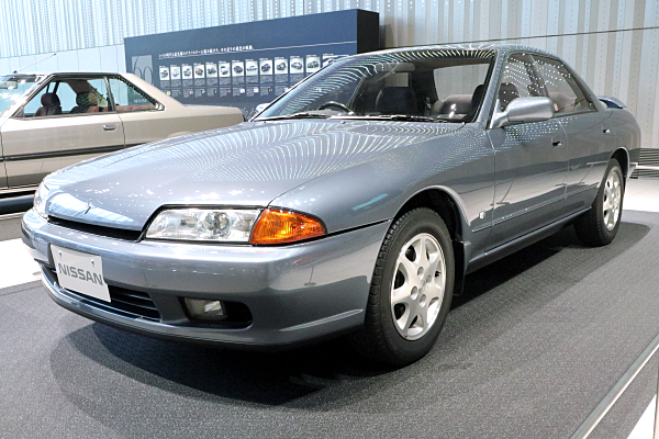 日産 スカイライン 4ドア GTS25 タイプX・G 1993 R32 グレー